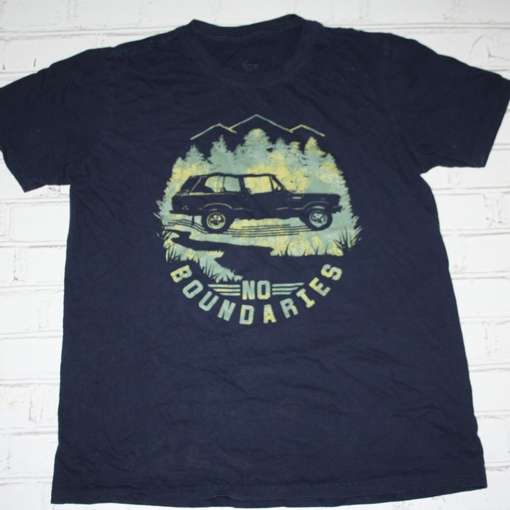 Men's Navy Blue No Boundaries Station wagon / Jeep t-shirt size Small